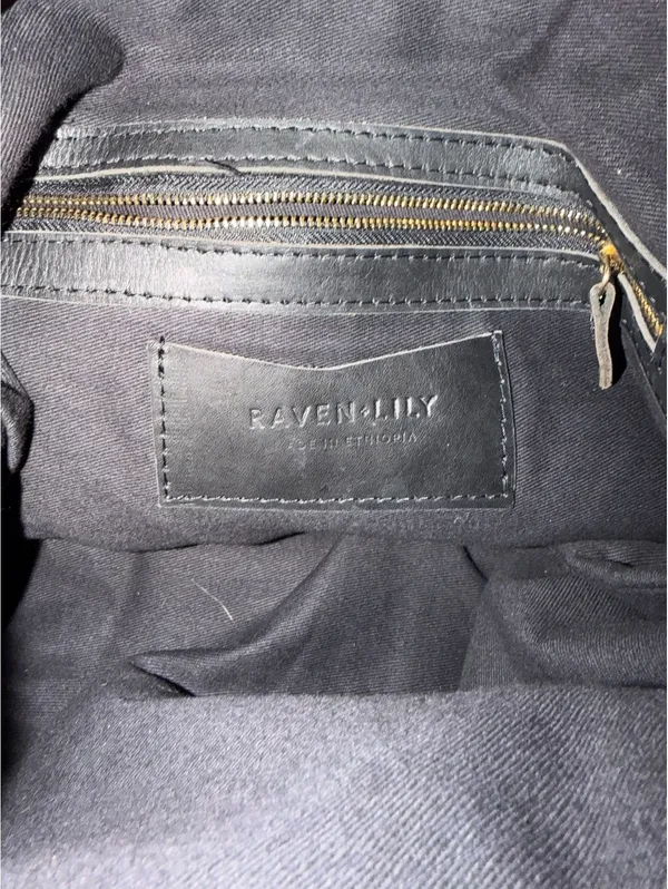 Raven Lily black shoulder bag - Image 6