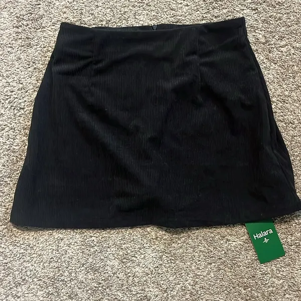 Halara High Waisted Invisible Zipper 2-in-1 A Line Mini Corduroy Black Skirt Med - Image 3