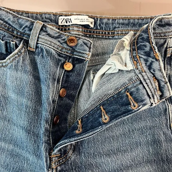 Zara high waisted button fly slit leg frayed hem size 2 - Image 9