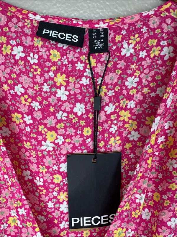 NWT ASOS Pieces Wrap Ditsy Floral Pink Mini Dress Feminine Flowy Girly - Image 4