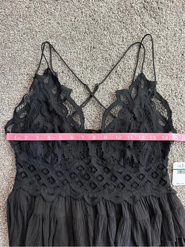 Free People Intimately Black Lace Adella Ruffle Cami Top Size L NWT - Image 6