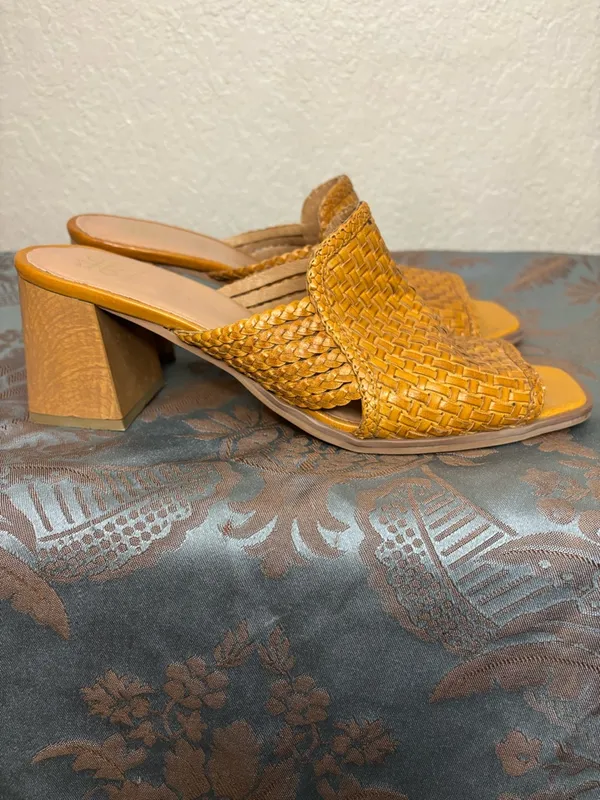 Downeast Natural Tan Leather Woven Open Toe Heeled Mule Size 10 - Image 6