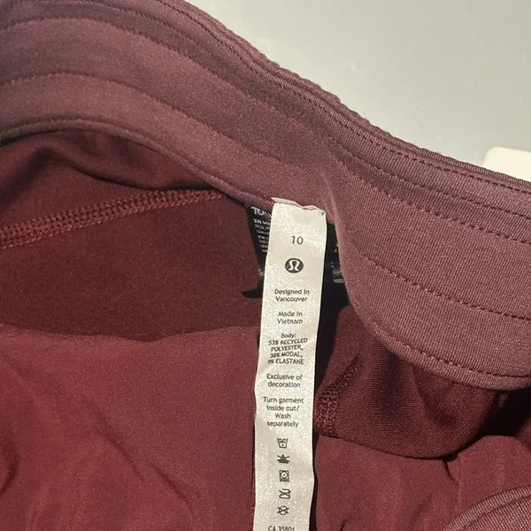 NWT lululemon softstreme HR slim-leg pant 31” size 10 - Image 4