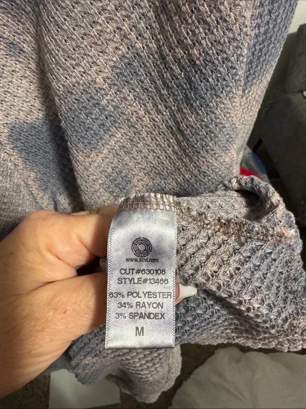 XCVI Mauve and Blue Waffle V-Neck Sweater - Image 3