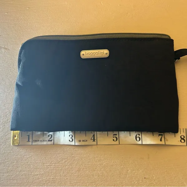 Baggallini Black Pouch with Silver Hardware very clean/like new - Image 4