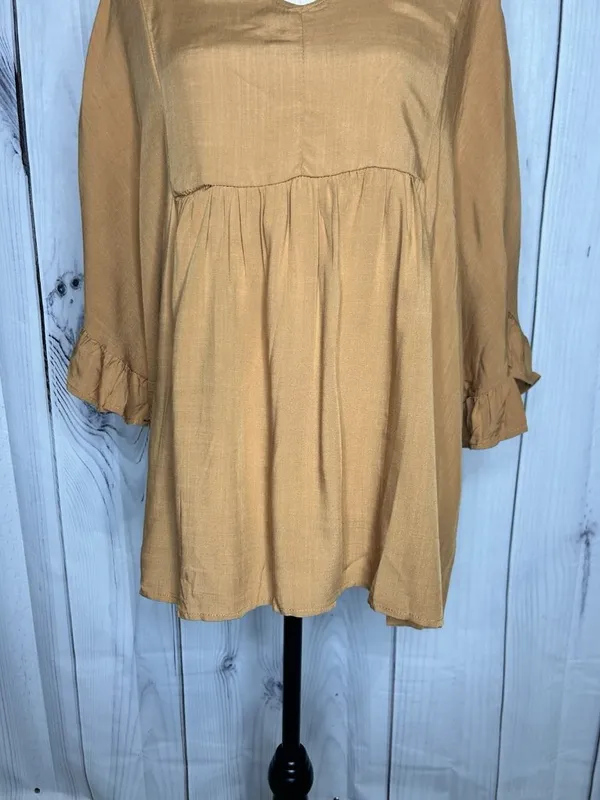 Andree by Unit V-Neck Babydoll Blouse Sz L Pleated Front Short Ruffle Sleeve Top - Image 3