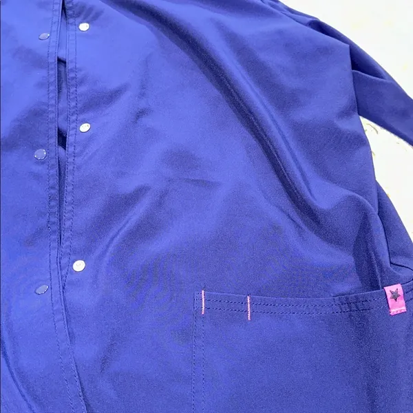 Scrubstar nurses scrub jacket size medium - Image 8