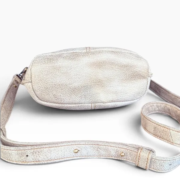 HOBO White/Ivory Gold Patina Leather Small Crossbody Bag Purse Adjustable Strap - Image 3