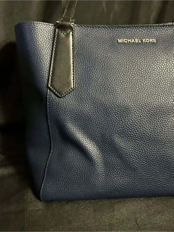 Michael Kors Navy and Black Pebbled Leather Tote - Image 4