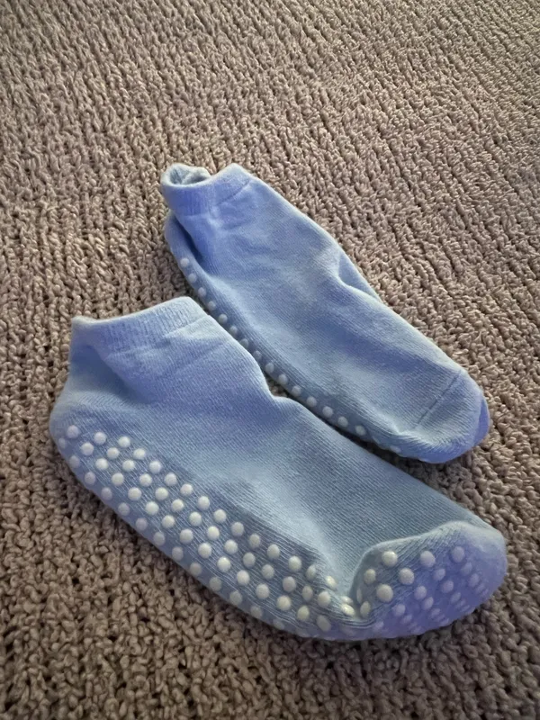 Blue ombre ankle socks with grip #yoga #gym - Image 2
