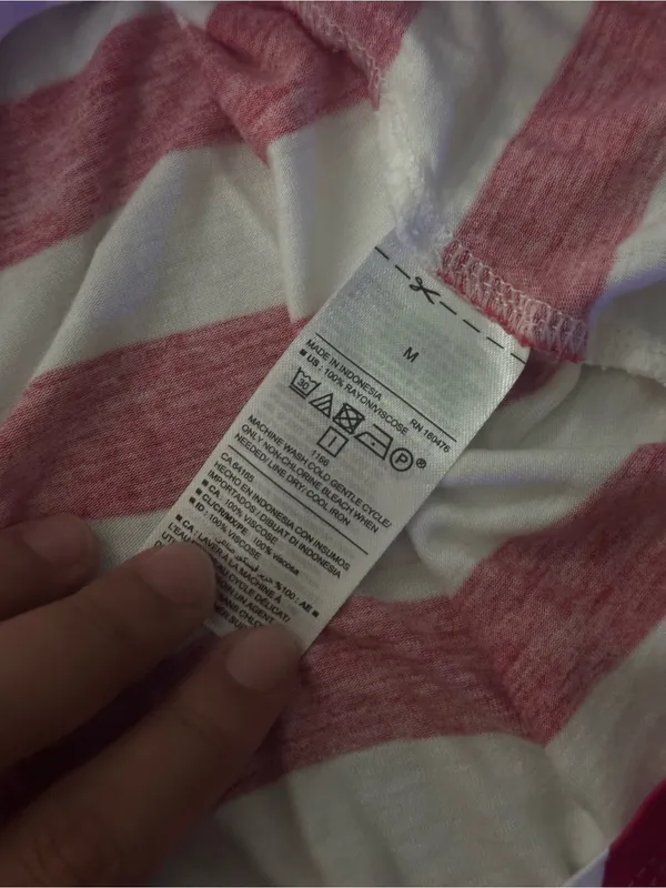 Old Navy • Sleeveless Blouse • Relaxed Fit • Medium • Luxe • American Flag - Image 4