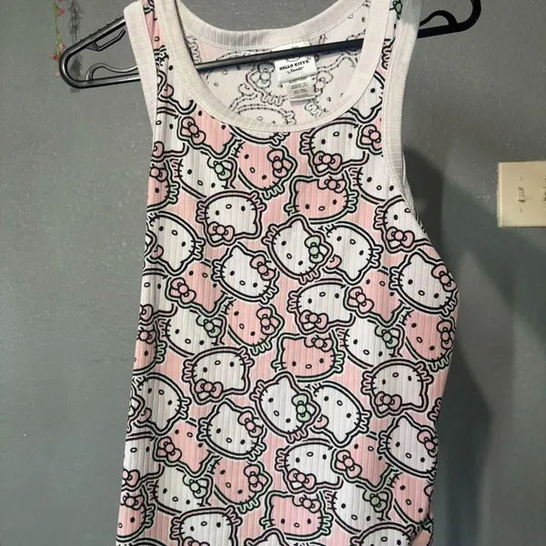 Sanrio Women's Pink Pajamas - Image 5