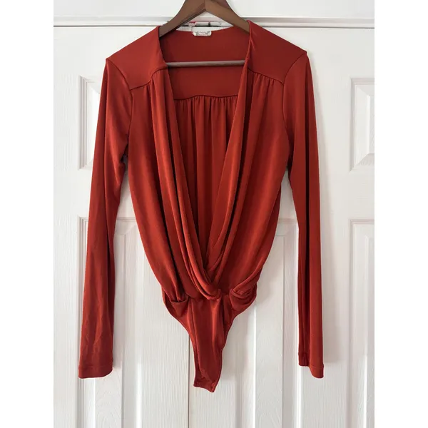 Intimately‎ Free People Rust Orange Deep V Long Sleeve Draped Bodice Bodysuit L - Image 2