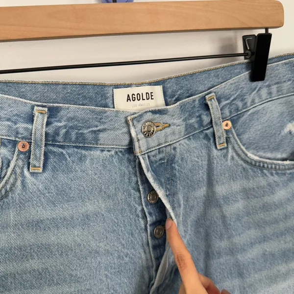 Agolde 32 Parker Vintage Cut Off Short Swapmeet Distressed Light Wash - Image 2