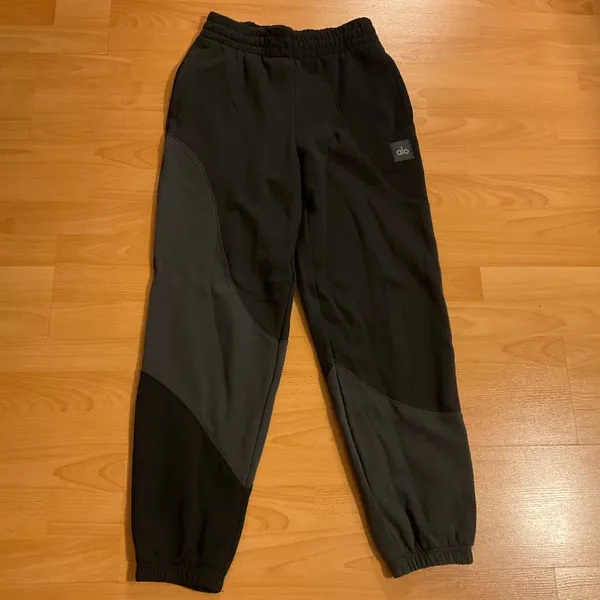 Alo Yoga Make Waves Sweatpant Vintage Black Tonal XS - Image 5