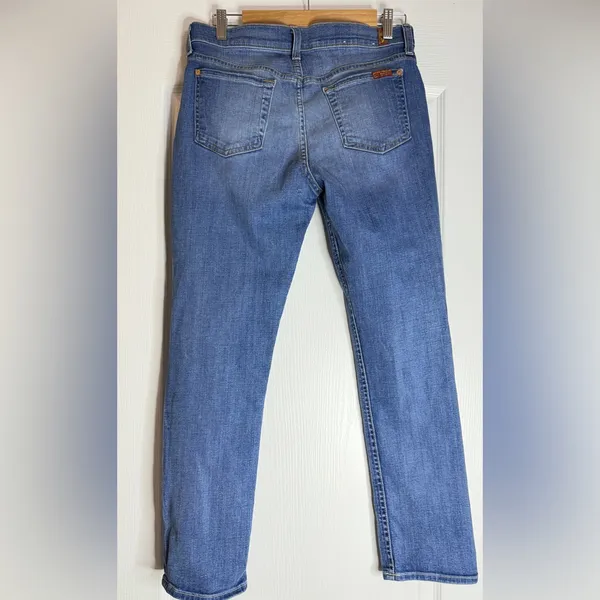 7 For All Mankind the Relaxed Skinny Jeans in Light Blue Wash - Image 7