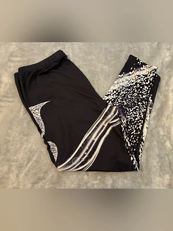 Women’s Capri Black/White Leggings Size XXL - Image 8
