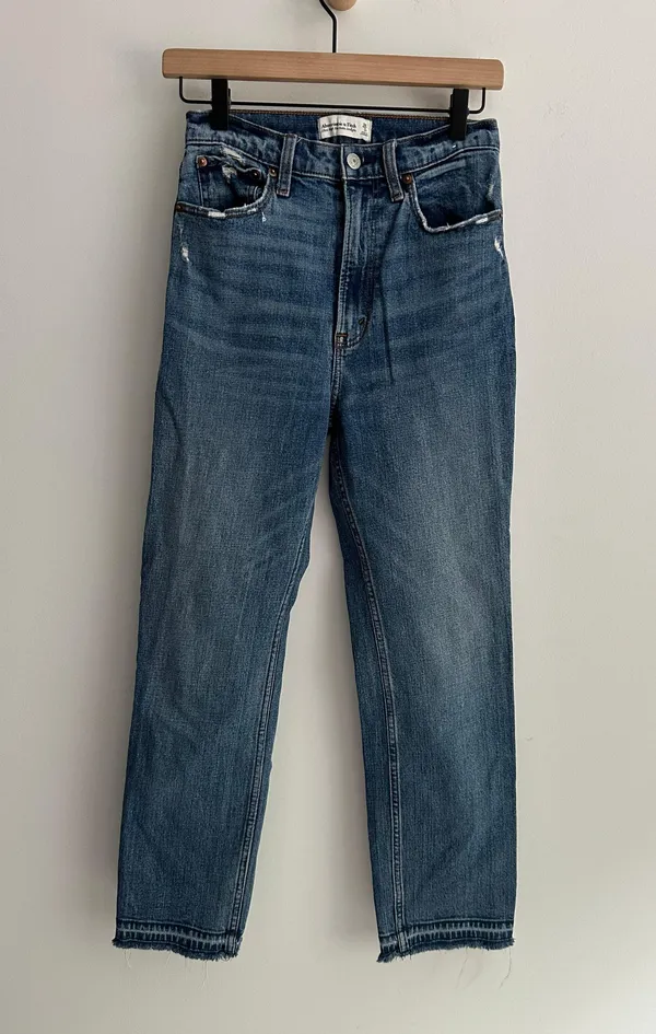 Abercrombie Ultra High Rise Ankle Straight Jean - Image 6