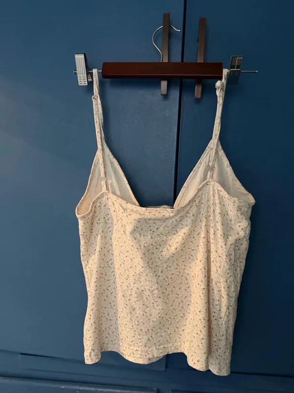 Brandy Melville Cream Colored Floral Tank Top - Image 4