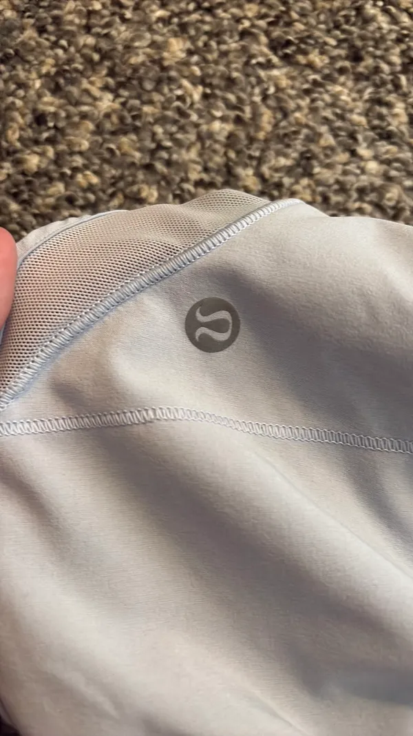 Lululemon Shorts Hotty Hot 2.5" - Image 5