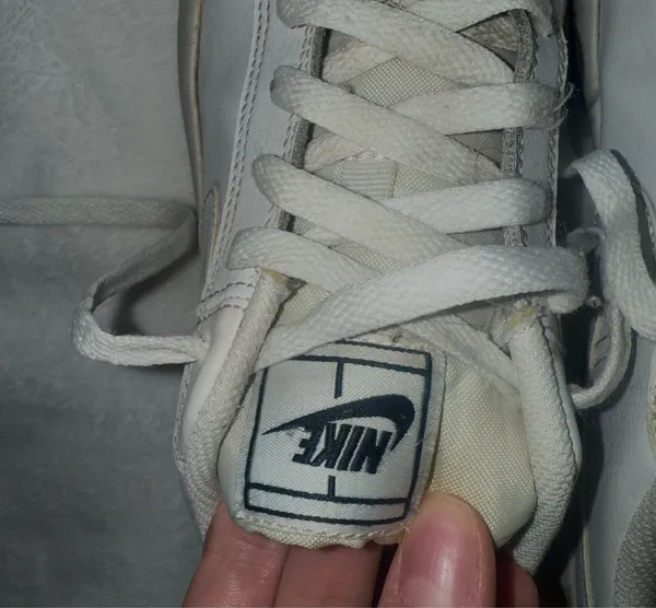 Nike shoes - Image 4
