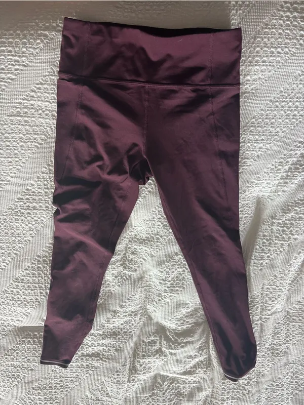 Athleta run free tight Women’s High-Waist Burgundy Leggings like new size xsp - Image 4