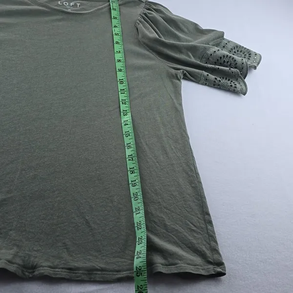LOFT -1671 Short Eyelet‎ Sleeve Sage Green Top Medium - Image 4