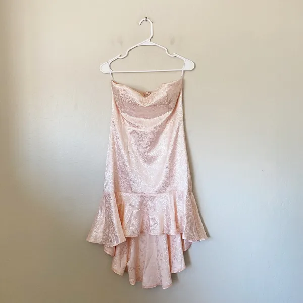 NWT Lulu’s True Romance Light Pink Floral Satin Jacquard Strapless Dress - Image 4