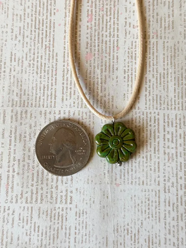 Handmade unique fairy retro cute flower Czech glass necklace💚 - Image 5