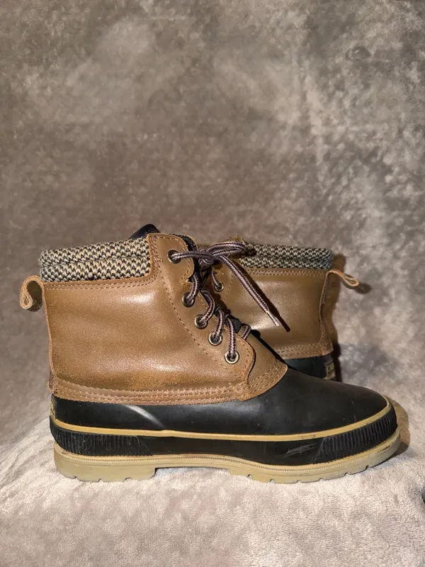 Cherokee Brown Leather and Rubber Duck Boots with Knit Collar - Image 6