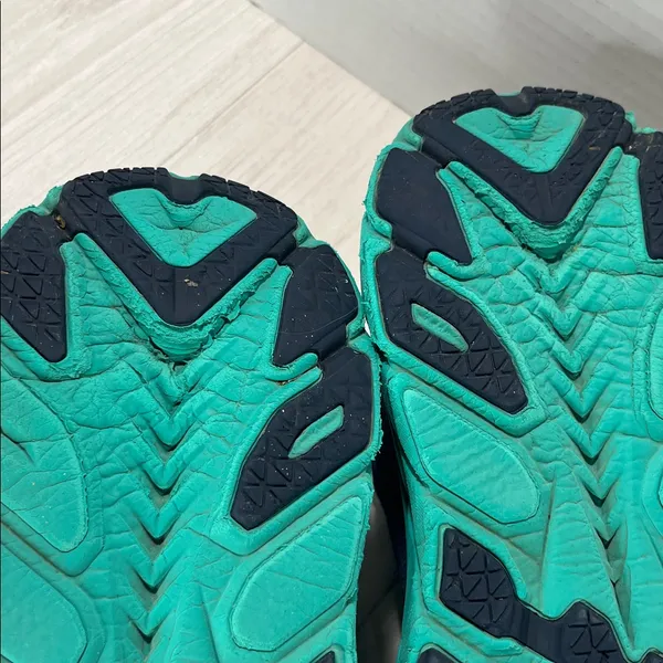 Hoka Women's Shoes in Navy and Teal - Image 9