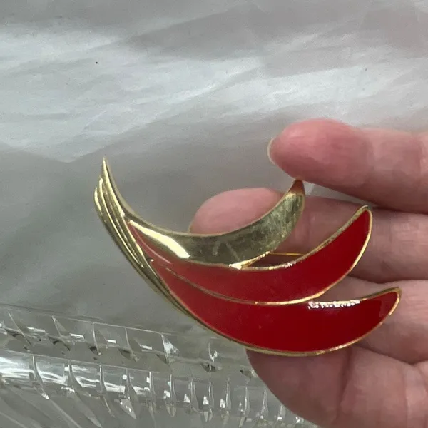 Vintage Monet wings red gold tone brooch - Image 2