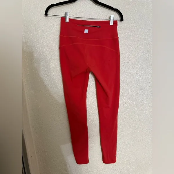 Vuori Women's Orange stride ziper pocket Leggings size XS - Image 2