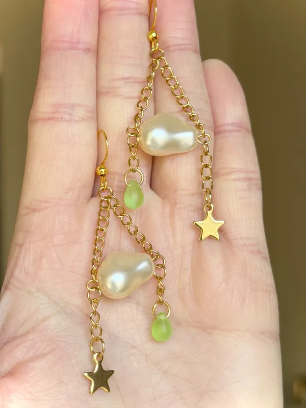 Handmade gold tone stainless steel unique fairy whimsy dangle earrings💐💚 - Image 3