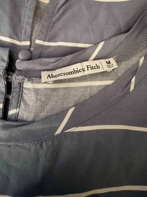 Abercrombie & Fitch Short Sleeve Blue and White Top Medium - Image 2