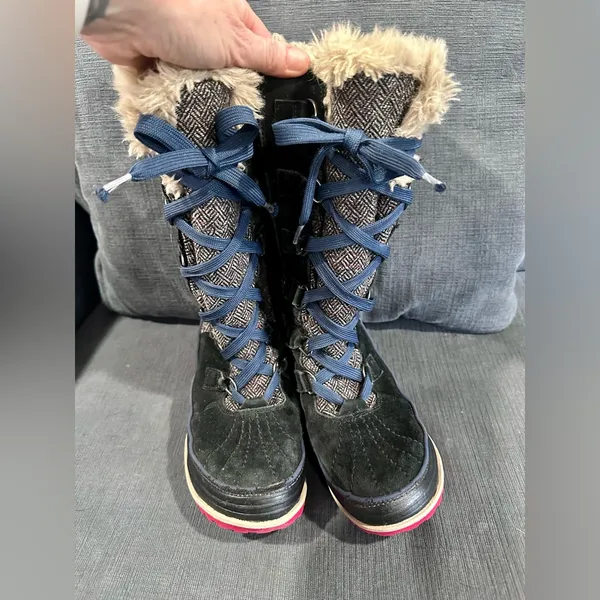 SOREL | Tivoli II High Herring Bone Waterproof Snow Boots, Size 6 - Image 2