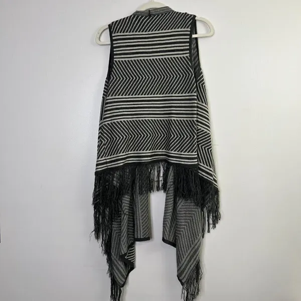 Southwestern Aztec Chevron Printed Fringe‎ Hem Handkerchief Hem Vest - Image 5