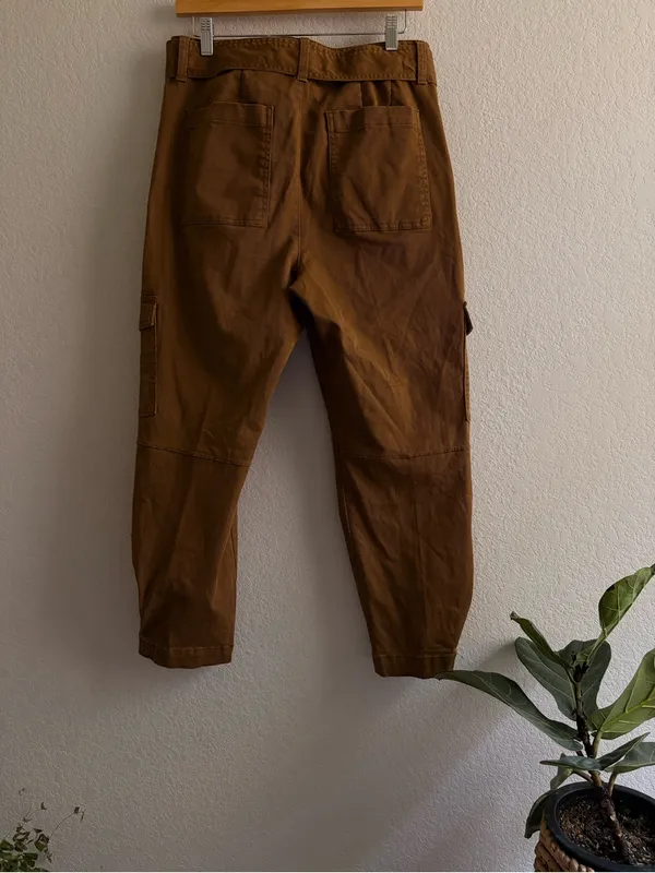 Banana Republic Cargo Tapered Utility Pants Iced Latte Size 6 - Image 3