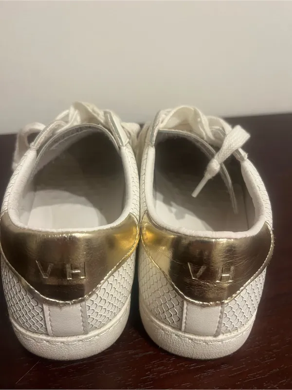 Vintage Havana White Sneakers with Gold Star Accent - Image 3