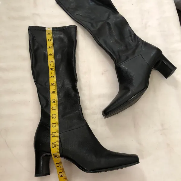 2000s Y2k Vintage Black knee-high fitted faux leather boots square toe kitten 2” heels - Womens 8N - Image 3