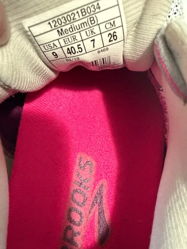 Brooks Gray and Pink Women's Running Sneakers - Image 9