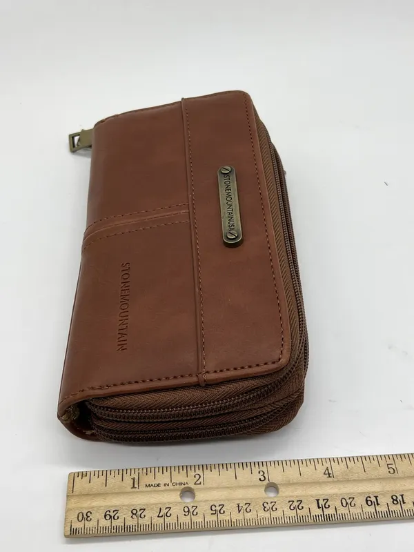 Stone Mountain Wallet Womens One Size Brown Leather Zip Around ID Card Slots - Image 8