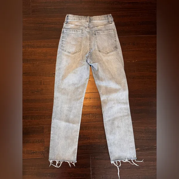 Wild Fable Medium Wash Denim Jeans with Ripped Knee Size 2 - Image 7