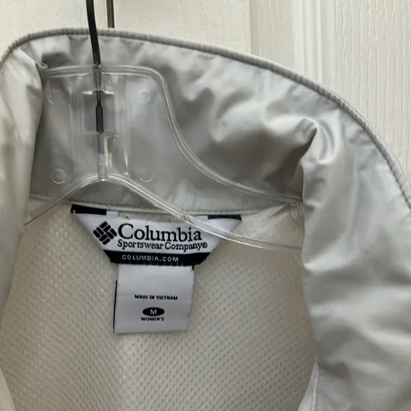 FINAL MARKDOWN Ladies Columbia windbreaker medium - Image 3
