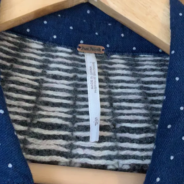 Free people button front knit back navy‎ polka dot top - Image 6