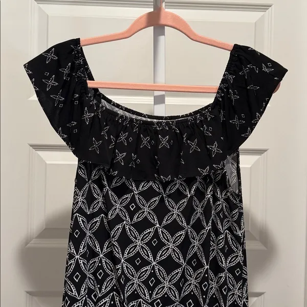White House Black Market Dress M Black‎ White Off Shoulder Geometric - Image 3