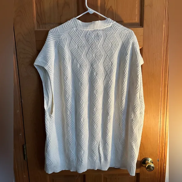 abercrombie & fitch cable knit V-Neck oversized sweater vest in xl - Image 3