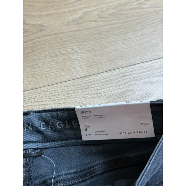 NWT Womens American Eagle Mom jeans high rise stretch gray distressed size 4/27 - Image 3