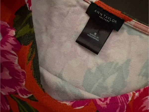 Ann Taylor Orange Floral Tank with Pink Pencil Skirt - Image 3
