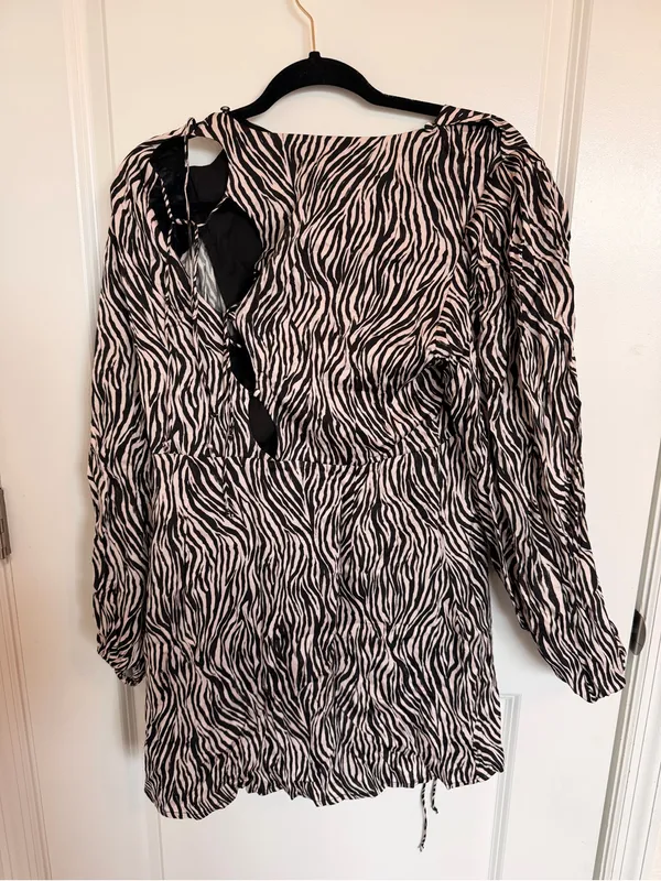 NWT For Love & Lemons Rosita Mini Dress Large - Image 6